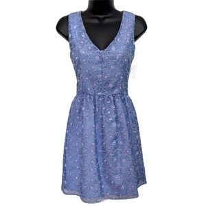 Pretty blue floral sleeveless Vneck dress